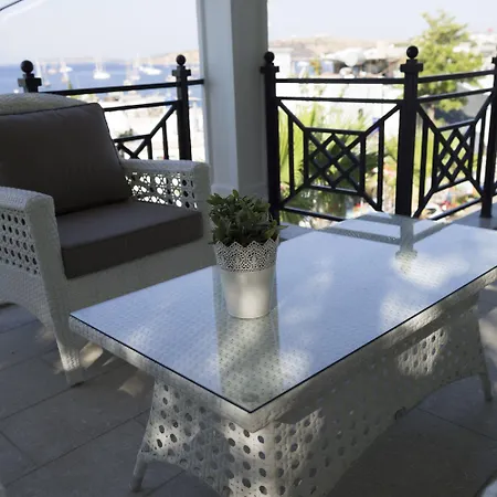 Ena Boutique & Residences 4*