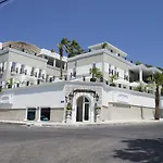 Hotel Ena Boutique & Residences 4*
