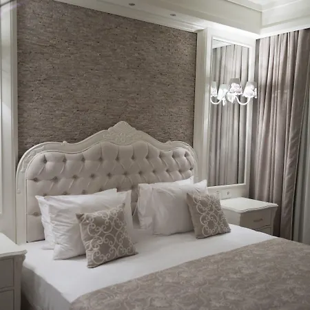 ホテル Ena Boutique & Residences 4*