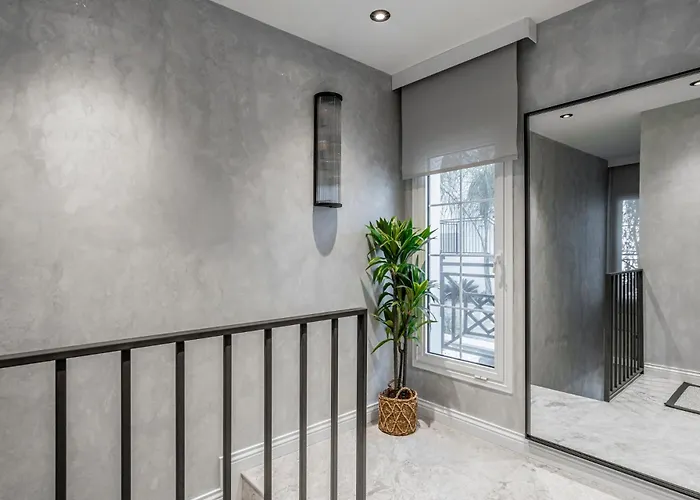 호텔 Ena Boutique & Residences 4*