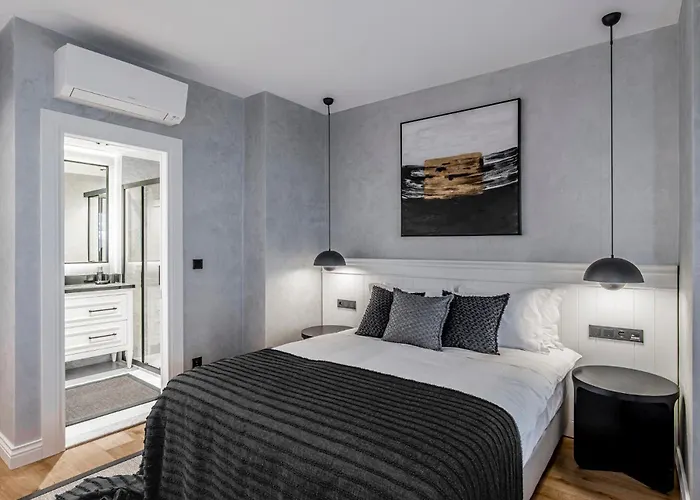Ena Boutique & Residences 호텔 4*