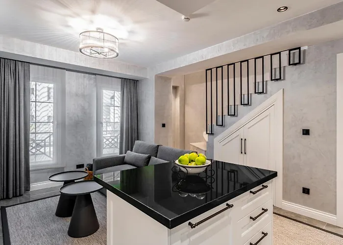 호텔 Ena Boutique & Residences 4*