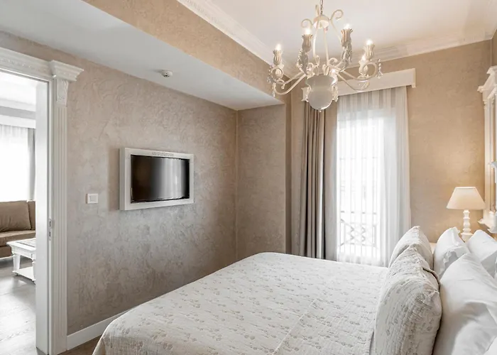 호텔 Ena Boutique & Residences