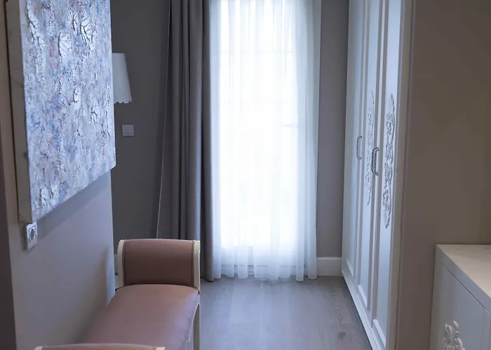 호텔 Ena Boutique & Residences 4*
