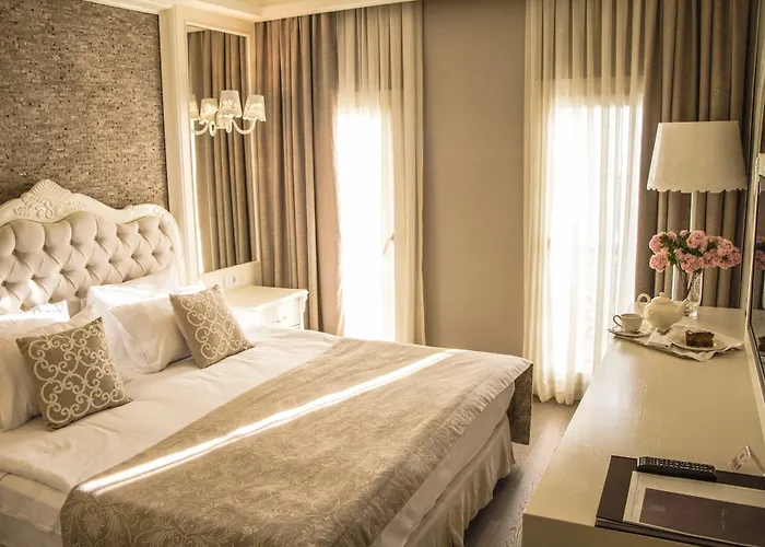 Ena Boutique & Residences 호텔 4*