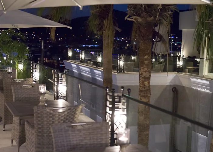 Ena Boutique & Residences 호텔