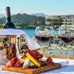 Ena Boutique & Residences Hotel