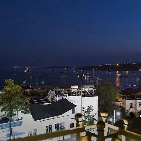 Ena Boutique & Residences Отель