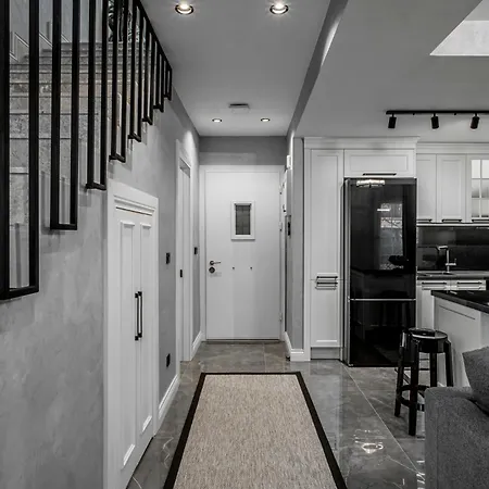 Hotel Ena Boutique & Residences