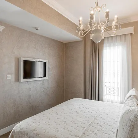 Отель Ena Boutique & Residences