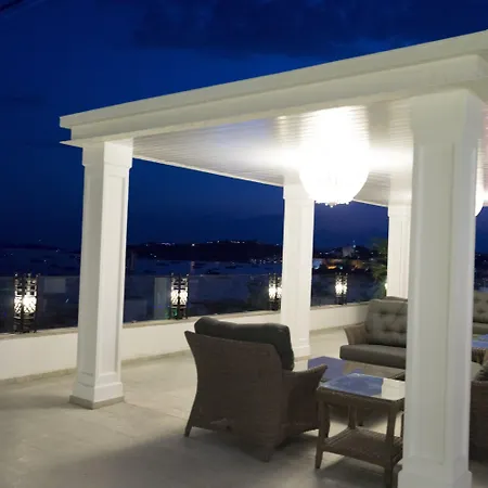 Ena Boutique & Residences Отель 4*